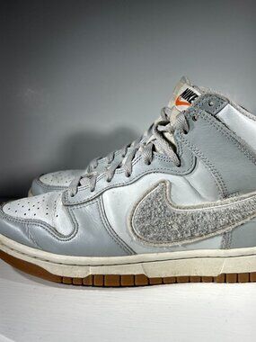 Nike Dunk High Chenille Swoosh Boys Shoes Size 6.5 Gray Basketball Sneakers Gum